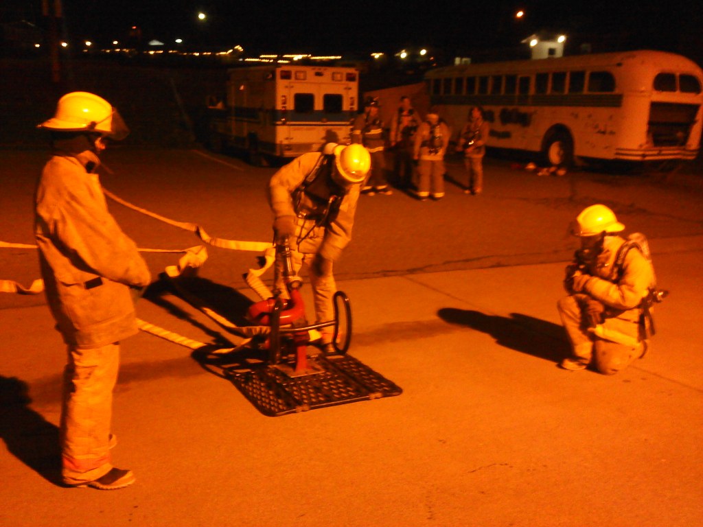loading Gallery/Training/SCBA Drill, 19jan11/fullsize/110119 drill 012.jpg... or select a thumbnail